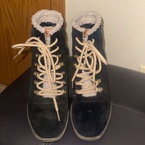 DR. SCHOLL’S LONI BOOTIE SIZE 8 MEDIUM